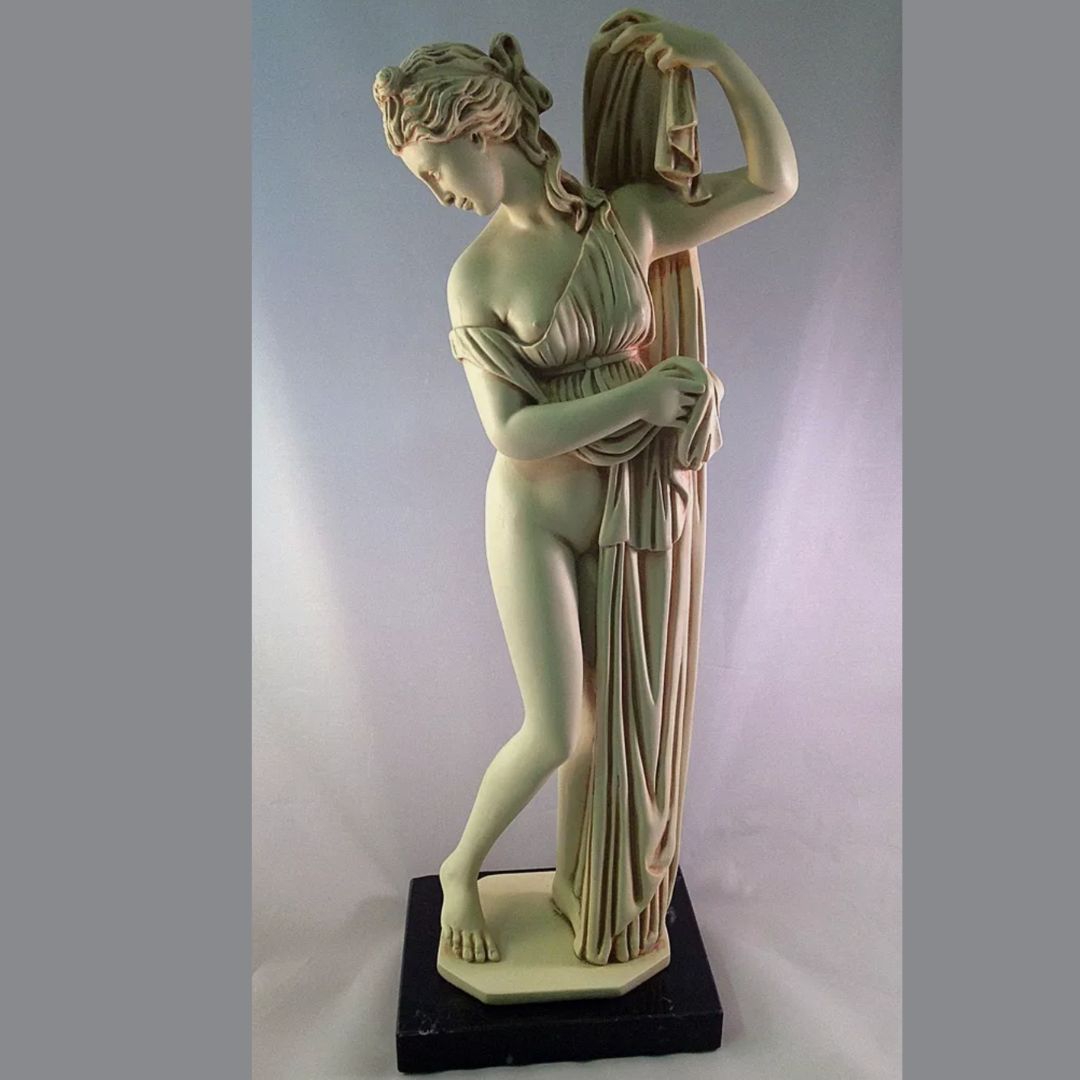 Aphrodite Venus Kallipygos: Graceful Pose of the Goddess – 15.5 in Classical Greek Statue