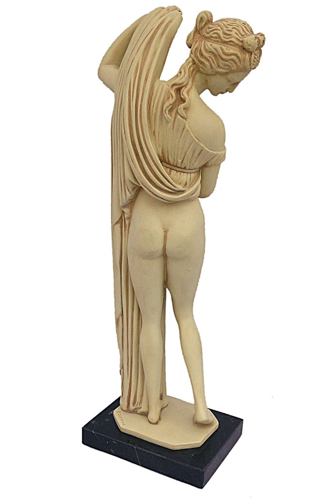 Aphrodite Venus Kallipygos: Graceful Pose of the Goddess – 15.5 in Classical Greek Statue