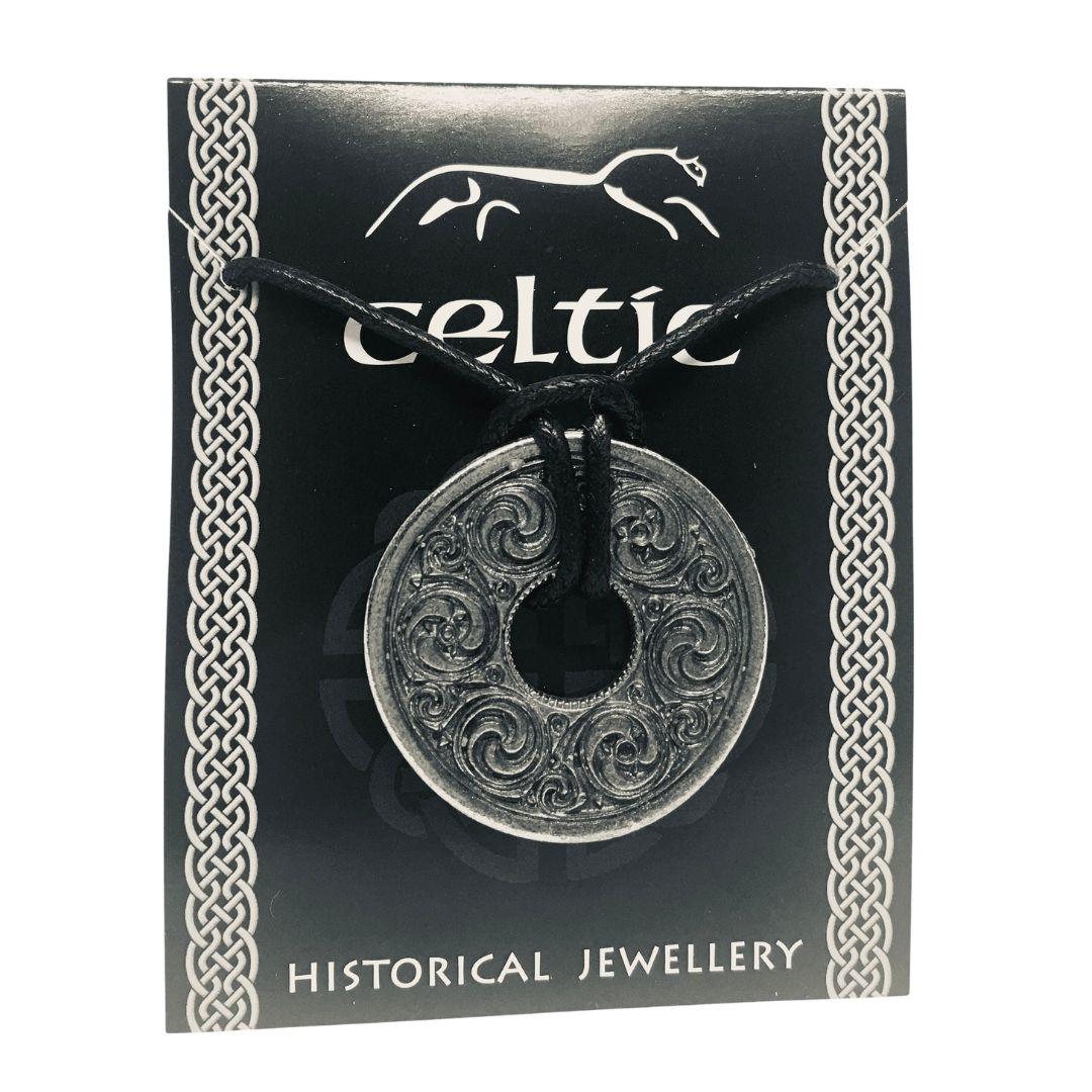 Celtic Round Disc Pewter Costume Jewelry Pendant Necklace Unisex - Museumize.com